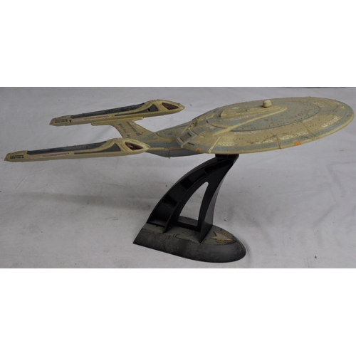 237 - 2 STAR TREK MODELS - USS ENTERPRISE, USS DEFIANT