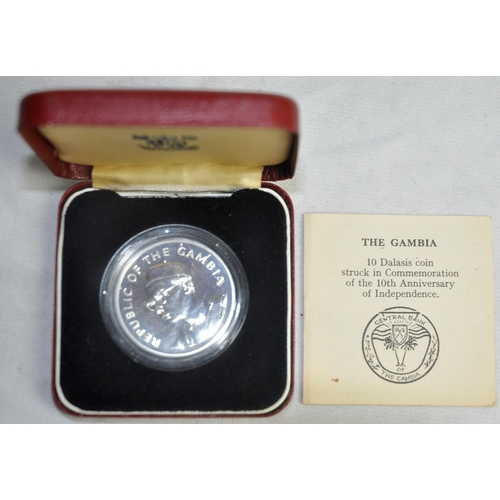 479 - 2 COINS IN PRESENTATION BOXES WITH PAPERWORK: THE 10 DALASIS COIN STRUCK IN COMMEMORATION OF THE 10t... 