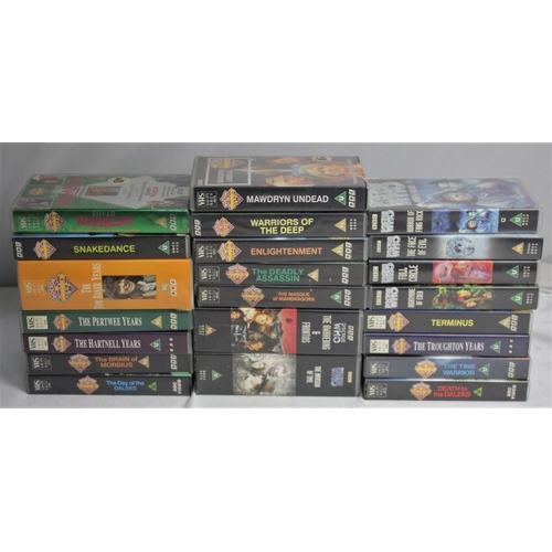 293 - BOX DR WHO VHS CASSETTES