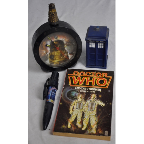 299 - VARIOUS DR WHO MEMORABILIA INCLUDING FOURTH DOCTOR SCARF, DR WHO TRIVIAL PURSUIT, 2 FIGURINES, TARDI... 