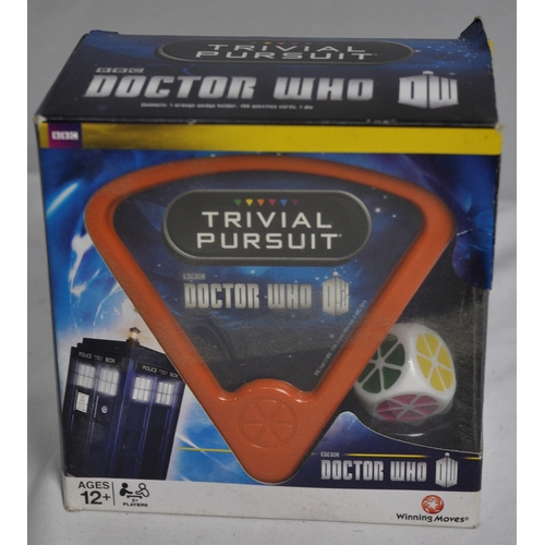 299 - VARIOUS DR WHO MEMORABILIA INCLUDING FOURTH DOCTOR SCARF, DR WHO TRIVIAL PURSUIT, 2 FIGURINES, TARDI... 