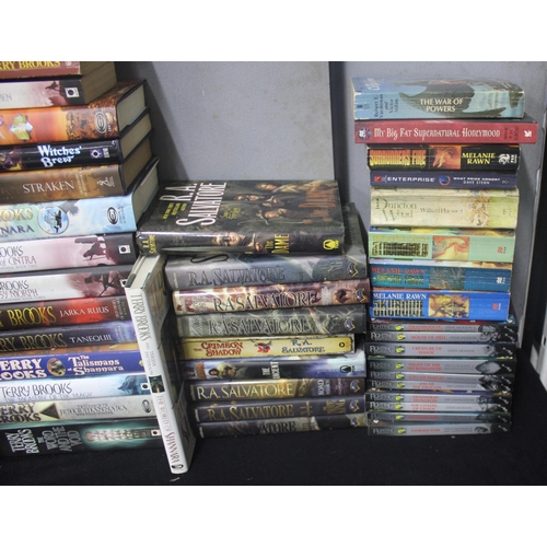 320 - LARGE QUANTITY OF BOOKS INCLUDING FINAL FANTASY, TERRY BOOKES, JIM BUTCHER, TERRY GOODKIND, SURVIVAL... 