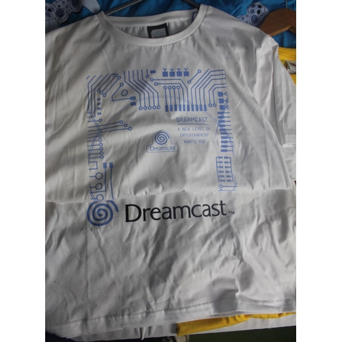324 - QUANTITY OF GAMING T-SHIRTS INCLUDING DREAMCAST