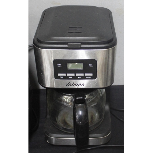 2 SOUP KETTLES, YABANO COFFEE MACHINE & QUEST FOOD WARMING TRAY