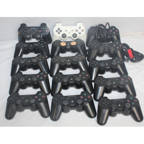 404 - 15 SONY CONTROLLERS