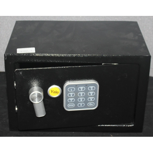 417 - YALE DIGITAL SAFE WITH KEYS