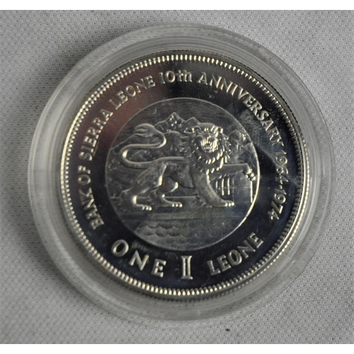 478 - 2 ONE LEONE COINS IN PRESENTATION BOXES WITH PAPERWORK IN COMMEMORATION OF THE 10th ANNIVERSARY OF T... 