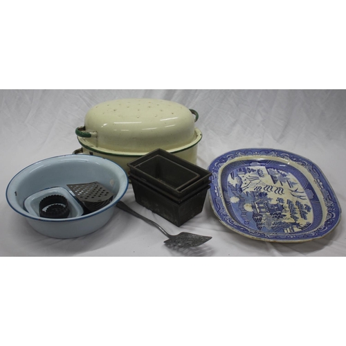 15 - BOX OF KITCHENWARE INCLUDING ENAMEL