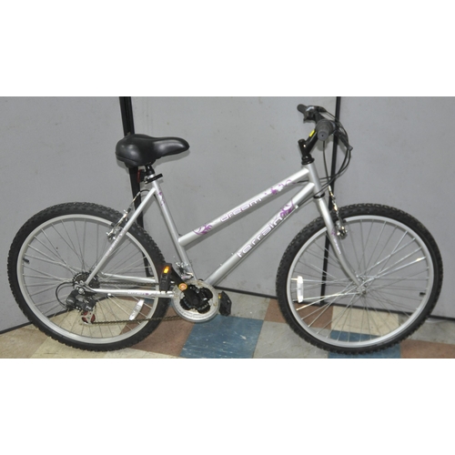 2 LADIES BIKES APOLLO OUTRIDER 15 SPEED 17 AND TERRAIN DREAM 18 SPEED 19