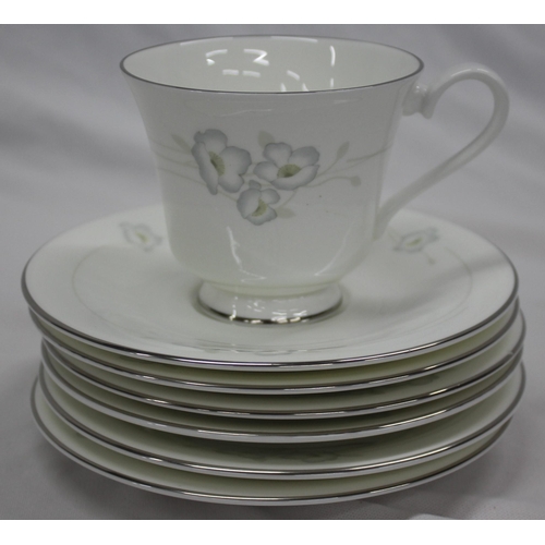 71 - WEDGEWOOD BLUE PACIFIC PART DINNER SERVICE AND ROYAL DOULTON MYSTIQUE TEA SET