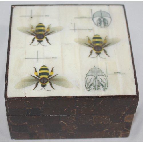 83 - VARIOUS ANTIQUE HONEY BEE RELATED SILVER AND WHITE METAL JEWELLERY AND BOXES (EX BEEKEEPER BRECON 19... 