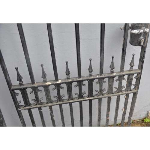 89 - WROUGHT IRON GATE & MATCHING GATE POST (W33