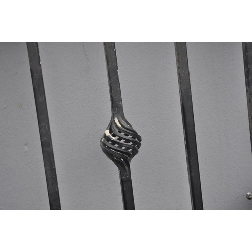 89 - WROUGHT IRON GATE & MATCHING GATE POST (W33