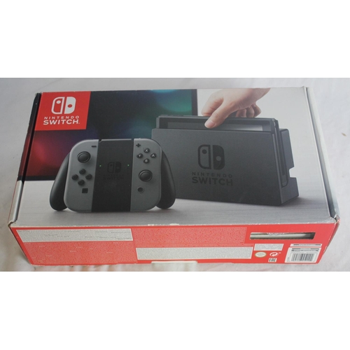 104 - NINTENDO SWITCH (MODEL HAC-001) WITH GAME - NO DOCKING STATION & CRACKED SCREEN