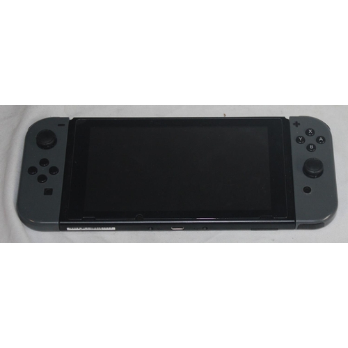 104 - NINTENDO SWITCH (MODEL HAC-001) WITH GAME - NO DOCKING STATION & CRACKED SCREEN