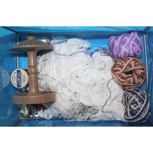 113 - VARIOUS SEWING ACCESSORIES