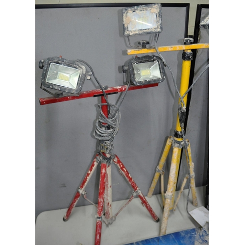 175 - 2 PAIR OF HALOGEN WORKLIGHTS ON STANDS & 2 ERBAUER TRIPODS