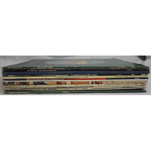 181 - BOX OF VINYL RECORDS - LPs AND SINGLES - MARIO LANZA, THE BEST OF QUINCEY JONES AND WALTZES BY STRAU... 