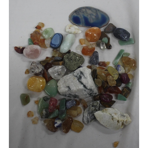 132 - BOX OF AGATE EGGS, OYNX, ALABASTER, CRYSTALS AND COLLECTABLE ROCKS