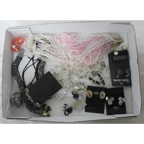 142 - 5 TRAYS OF COSTUME JEWELLERY - EARRINGS, NECKLACES, BEADS