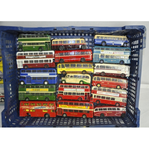 255 - TRAY OF DIE CAST MODEL BUSES