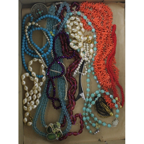 301 - TUB OF JEWELLERY MAKING ACCESSORIES AND 5 TUBS OF COSTUME JEWELLERY - EARRINGS, NECKLACES, ETC