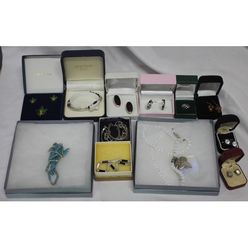 408 - QUANTITY OF COSTUME JEWELLERY & SILVER COLOURED JEWELLERY MARKED 925 RING, EARRINGS, NECKLACES, ... 