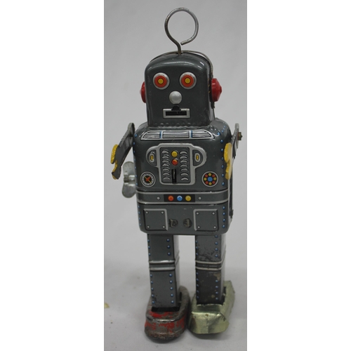 302 - VINTAGE TINPLATE TOYS - 1960s CLOCKWORK SPACEMAN ROBOT BY YONEYA YONE JAPAN, DREAM BOAT BATTERY OP C... 