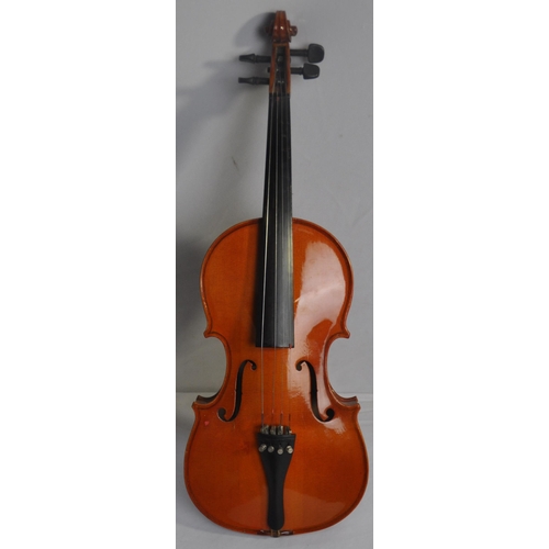 323 - SKYLARK VIOLIN WITH BOW AND CASE