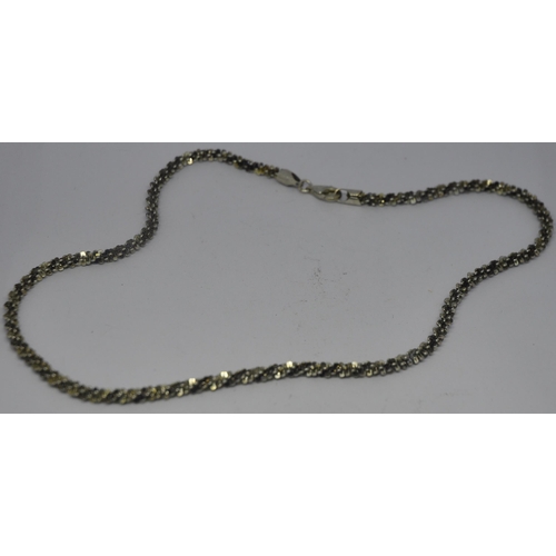 343 - PRETTY SILVER TWISTED ROPE NECKLACE (20.9g) & AMBER LIKE PENDANT WITH SILVER COLOURED TOP ON CHA... 