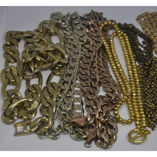 357 - VARIOUS GOLD COLOURED CHAINS - IN SILVER/PINK BOX