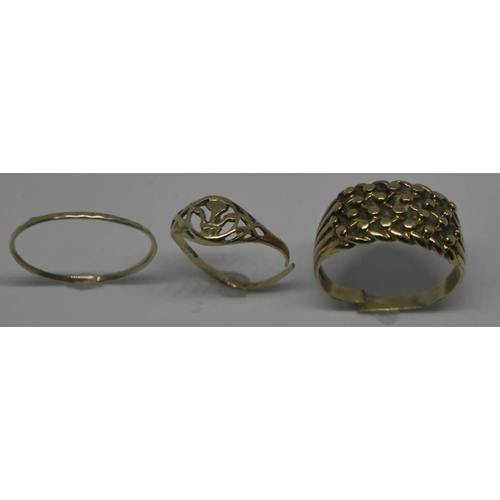 429 - 2 x 9ct RINGS (5.6g) PLUS THIN GOLD COLOUR RING (NO HALLMARK) (0.4g)