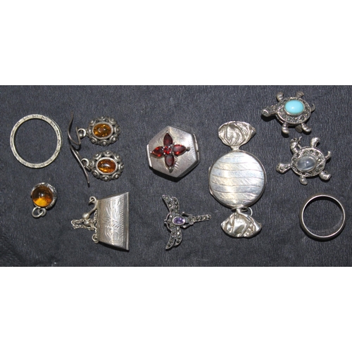 434 - VARIOUS ITEMS OF JEWELLERY - MARKED SILVER OR 925 (TOTAL WEIGHT 81.1g)