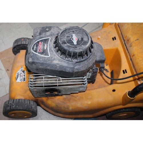 19 - MCCULLOCH PETROL LAWNMOWER WITH BRIGGS AND STRATTON 450 SERIES ENGINE. WE HAVE A VIDEO OF THIS RUNNI... 