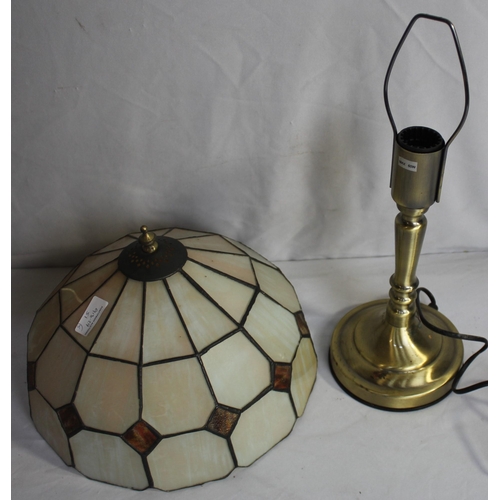 130 - TABLE LAMP AND SHADE, HEXAGONAL MIRROR, 3 TRAYS INCLUDING CHARLFORD