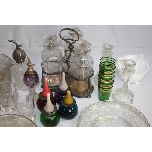 171 - MISCELLANEOUS GLASSWARE INCLUDING 1960s FRUIT SET, SCENT ATOMISER