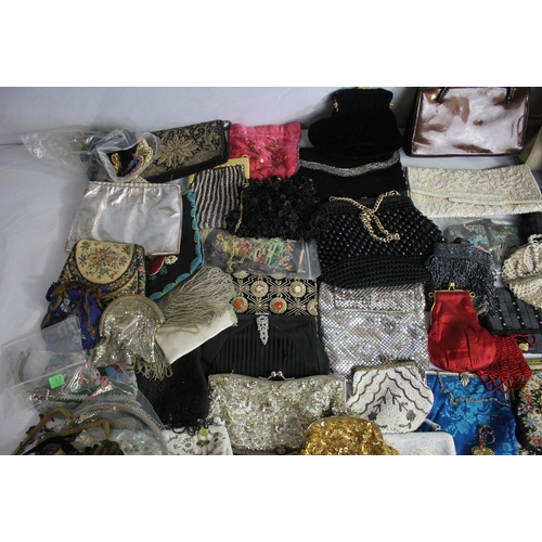 184 - VARIOUS VINTAGE HANDBAGS