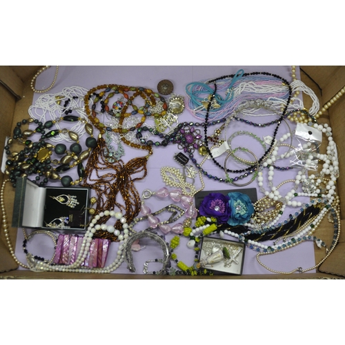 228 - 4 TRAYS OF COSTUME JEWELLERY