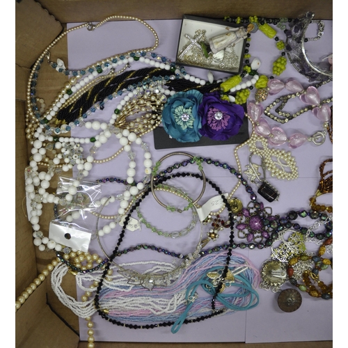 228 - 4 TRAYS OF COSTUME JEWELLERY