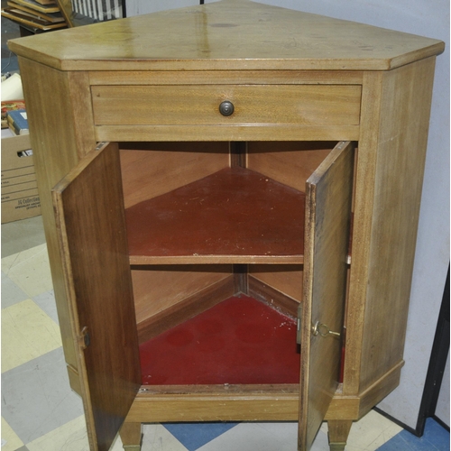 256 - CORNER CABINET