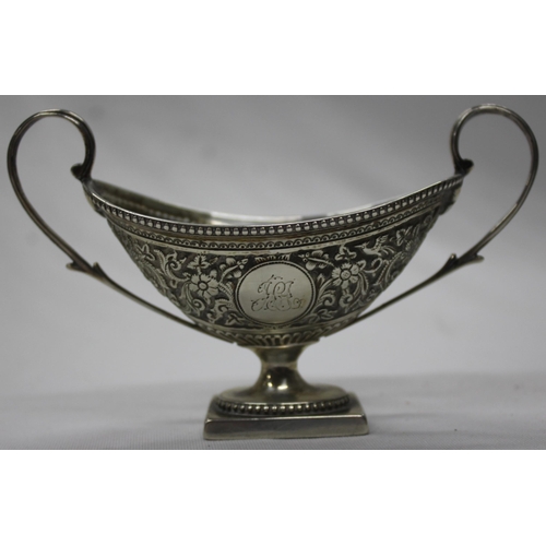 326 - SILVER 2-HANDLED OVAL BOAT SHAPED BOWL 78g