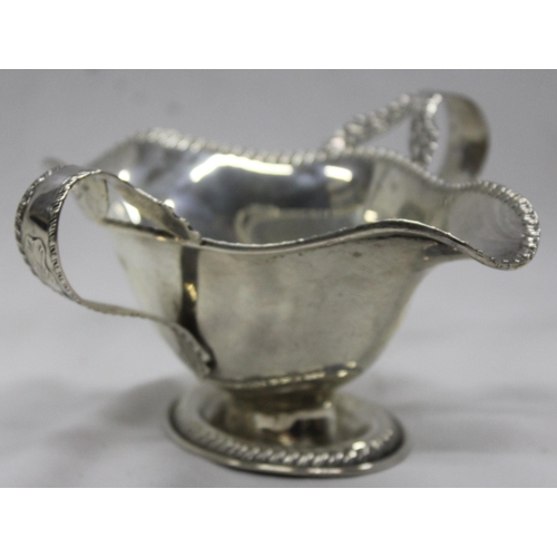 329 - SILVER 2-HANDLED SAUCE BOAT HALLMARK FOR CHESTER 1909 130g