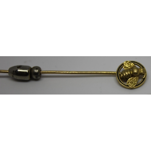 360 - GOLD PIN DECORATED WITH A BEE - MARKED 750 (1.1g) WITH SILVER COLOURED SAFETY CLASP