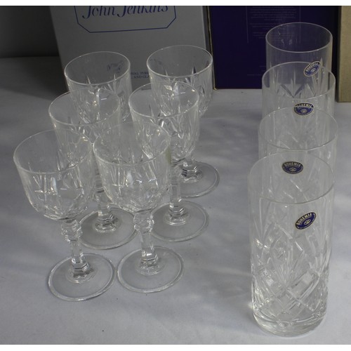 117A - MISCELLANEOUS GLASS AND CRYSTAL INCLUDING ROYAL ALBERT, EDINBURGH CRYSTAL JOHN JENKINS