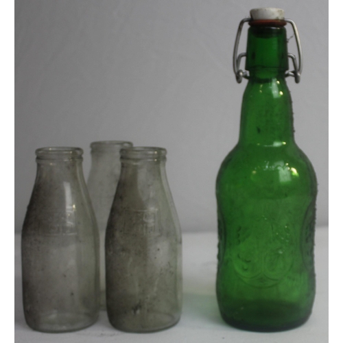 75 - UNIGATE ADVERTISING MILK BOTTLES