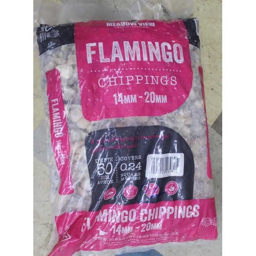 89 - 24 PACKS OF MEADOW VIEW FLAMINGO CHIPPINGS 14mm-20mm