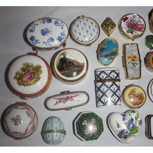 114 - CERAMIC PILL BOXES AND MINITURE CHARACTER JUGS