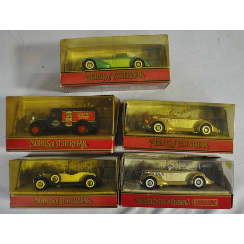 129 - 9 MATCHBOX MODELS OF YESTERYEAR - ALL BOXES DISCOLOURED AND DAMAGED - Y-17 1938 HISPANO SUIZA, Y-19 ... 