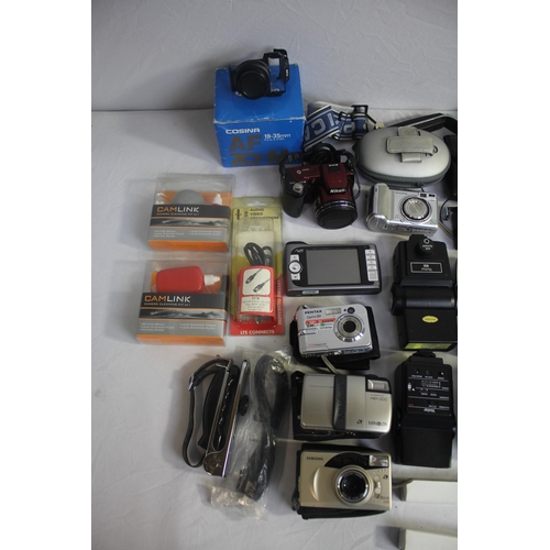 140 - BOX OF CAMERAS AND EQUIPMENT - DIGITAL CAMERAS, LENSES, FLASH UNIT AND CASES