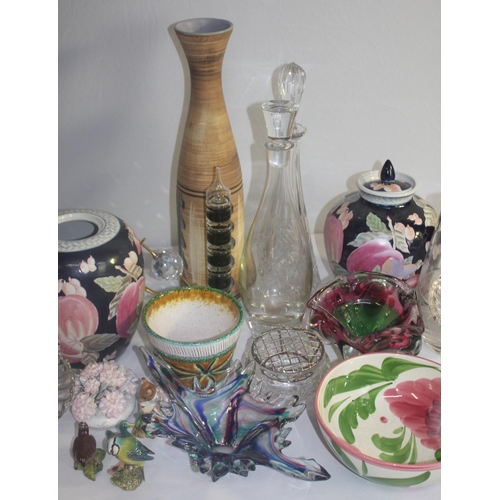 151 - MISCELLANEOUS POTTERY AND GLASSWARE